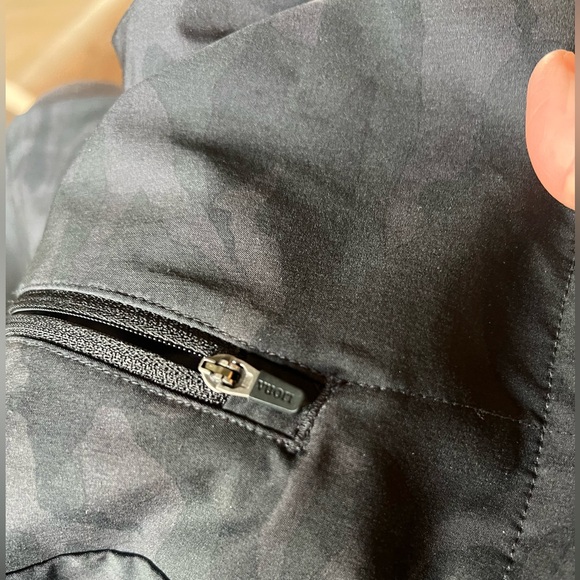 Women's Vouri Black Camo Trainer Jacket Small - Picture 7 of 8